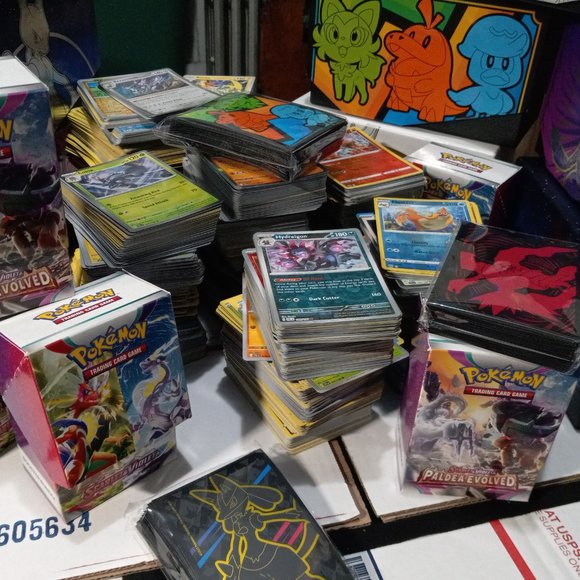 Pokemon TCG Lot - Full ETB Common/Uncommon/Rare/Holo + Reverse Holo) 500+ cards - Picture 4 of 4